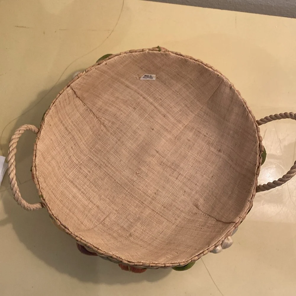 Vintage Woven Raffia Straw Round Casserole Basket.‎  Handles.  Colorful Veggie